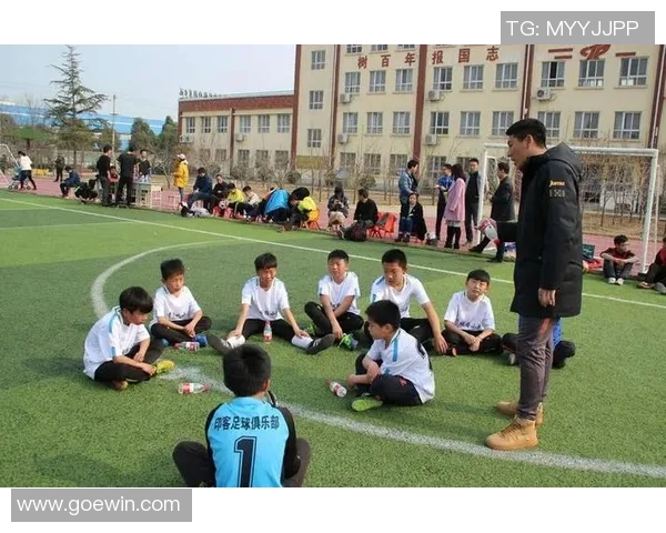 深度对话吴娜探讨她的足球人生与梦想追求之路 深度对话吴娜探讨她的足球人生与梦想追求之路