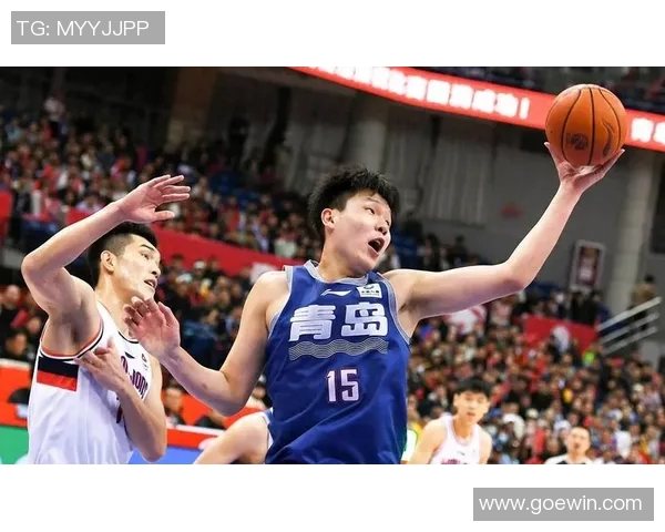 深圳篮球队配合默契创新高助力球队在联赛中崭露头角