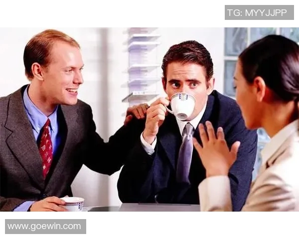 当代足球明星的偶像崇拜现象与其对年轻球员的影响探讨 当代足球明星的偶像崇拜现象与其对年轻球员的影响探讨