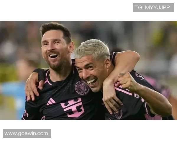 昔日足球巨星的辉煌岁月与精彩瞬间回顾 昔日足球巨星的辉煌岁月与精彩瞬间回顾