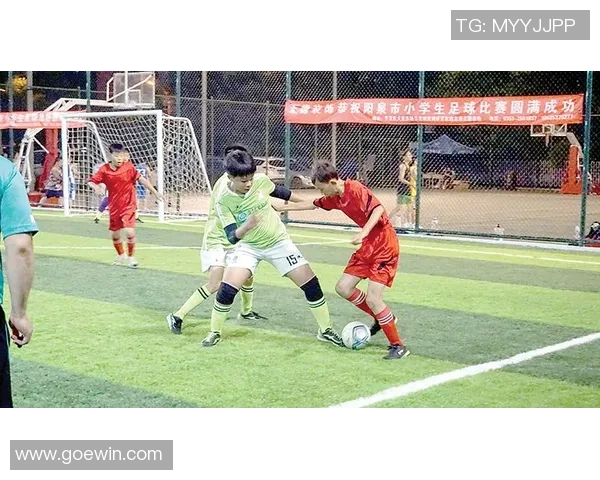 旋风足球组：团结拼搏的青春力量与梦想追逐之旅